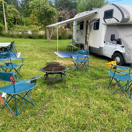 Camping-car Au Charme De La Foret