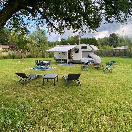 Camping-car Au Charme De La Foret * Le Vaudoue