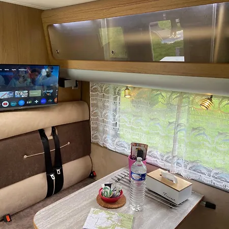 Camping-car Au Charme De La Foret Avec Jardin Acces A Pied Circuit Des 25 Bosses אוהל מפואר Le Vaudoue