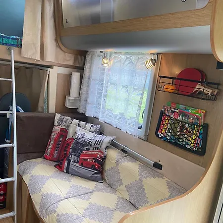 ラグジュアリーテント Camping-car Au Charme De La Foret Circuit Des 25 Bosses ル・ヴォドゥエ